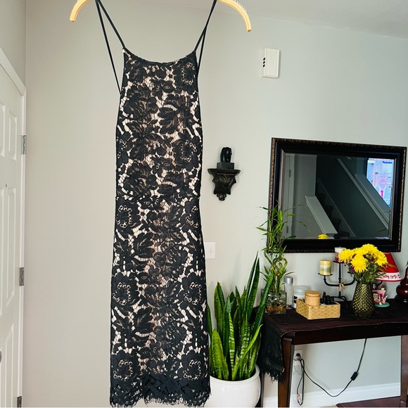 Astr black floral lace formal/party dress - Picture 5 of 5